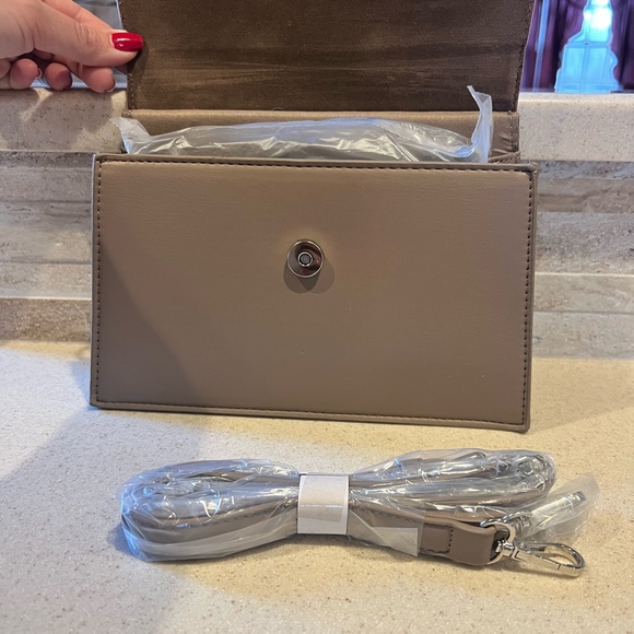 Badgley Mischka Crossbody Bag NWT pick one - Picture 9 of 12